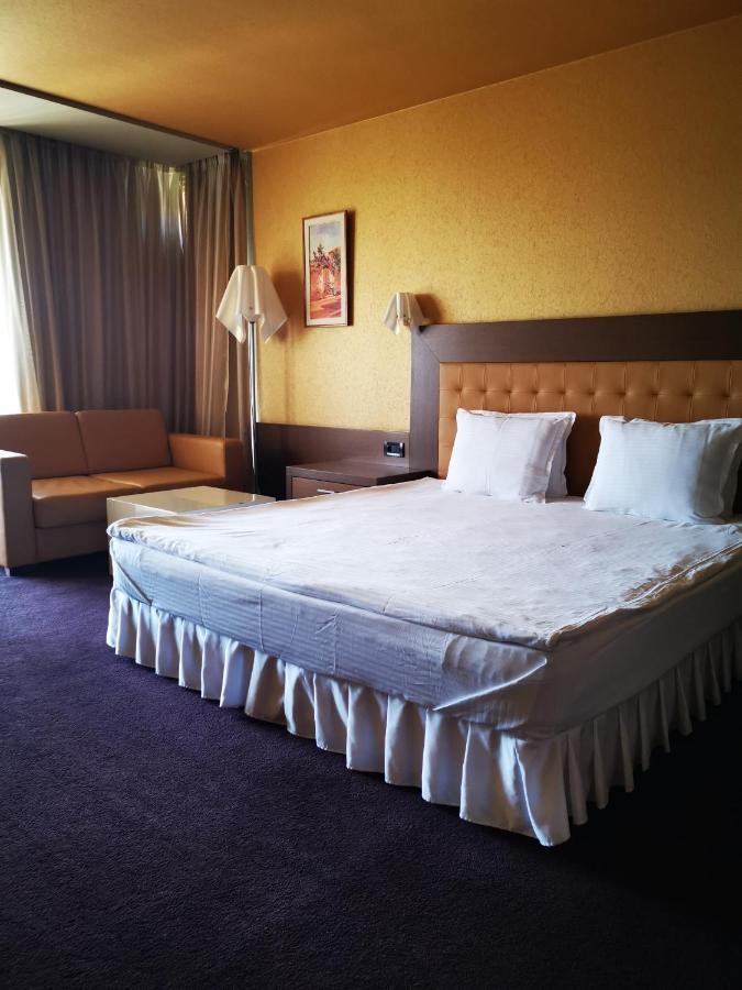 Park Hotel Romantica スヴィレングラッド エクステリア 写真